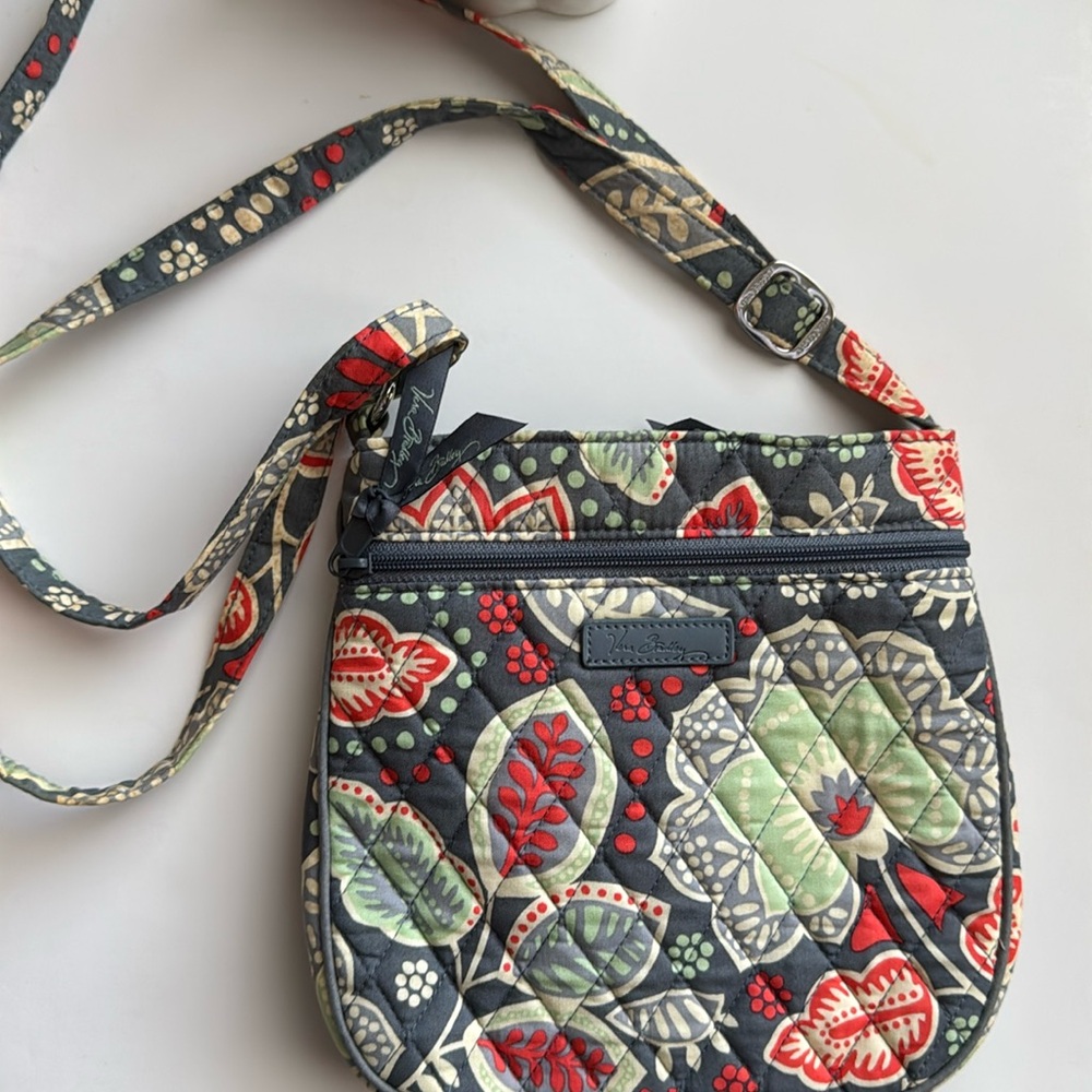 Vera Bradley Nomadic Floral Crossbody Purse grey‎ and orange pattern. EUC